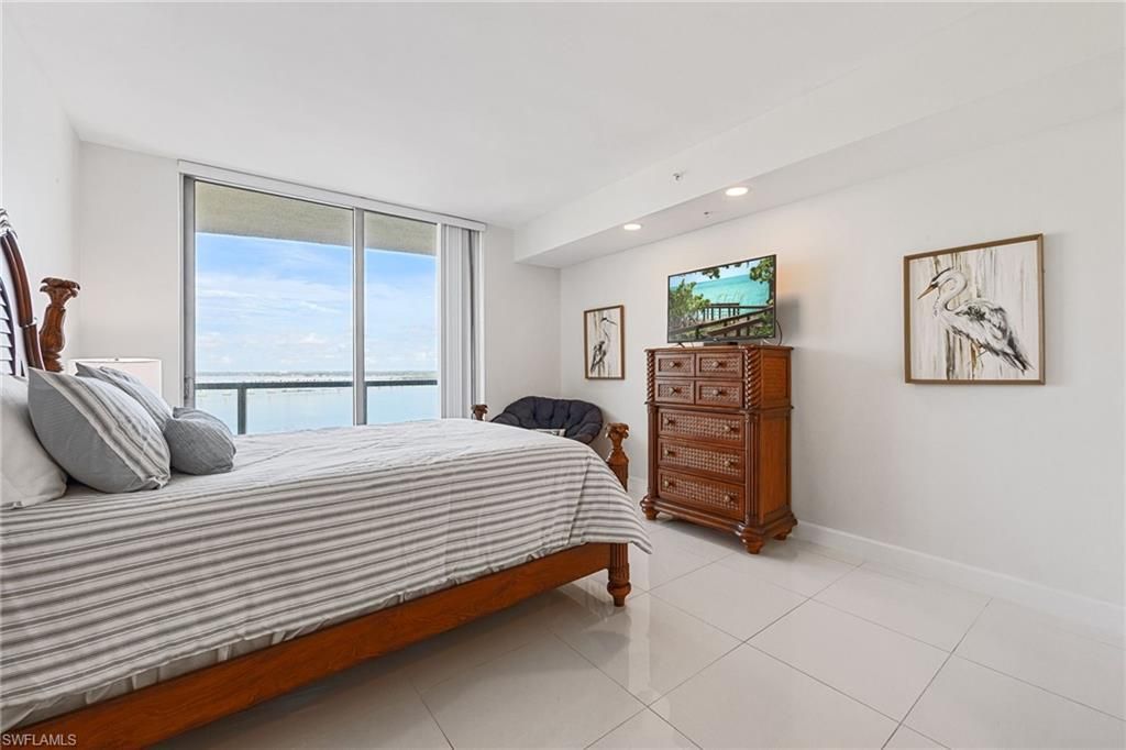 3000 Oasis Grand Blvd, Unit 1705, Fort Myers, FL 33916 Photo