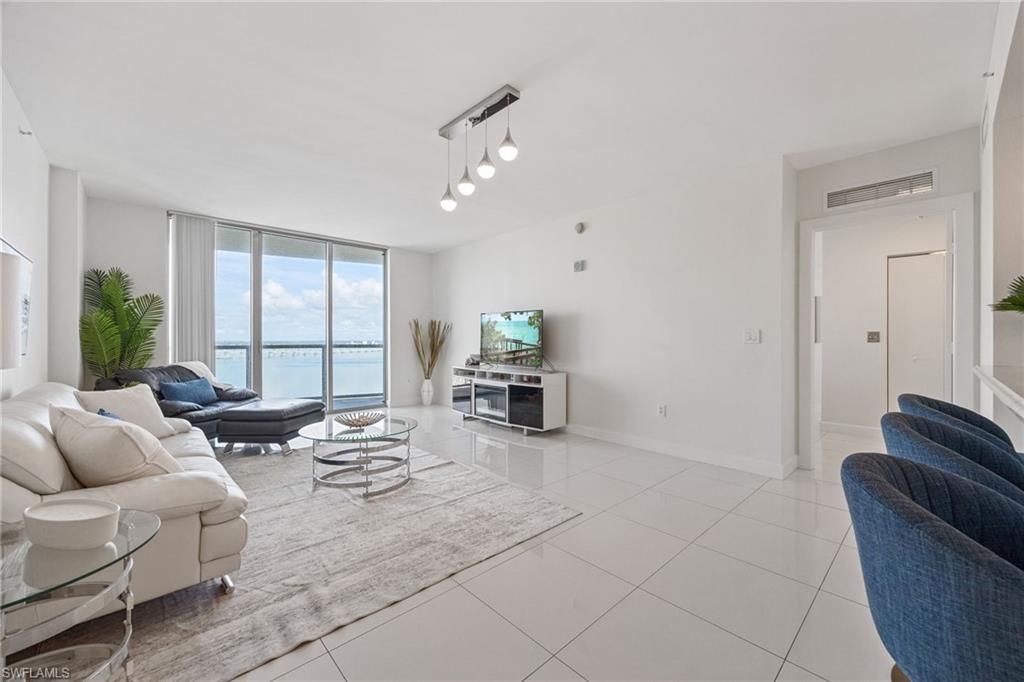 3000 Oasis Grand Blvd, Unit 1705, Fort Myers, FL 33916 Photo