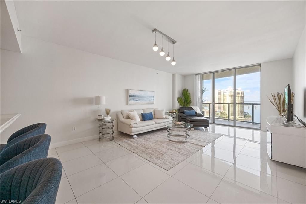 3000 Oasis Grand Blvd, Unit 1705, Fort Myers, FL 33916 Photo