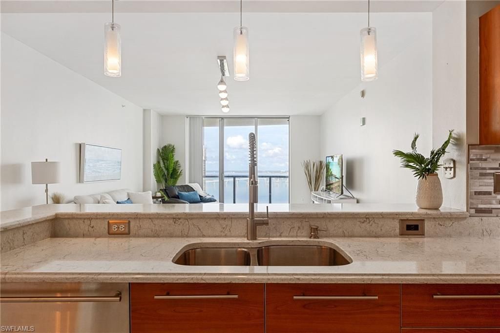 3000 Oasis Grand Blvd, Unit 1705, Fort Myers, FL 33916 Photo