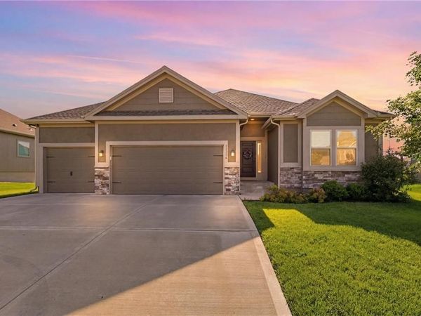 10836 N Crystal Avenue, Kansas City, MO 64156