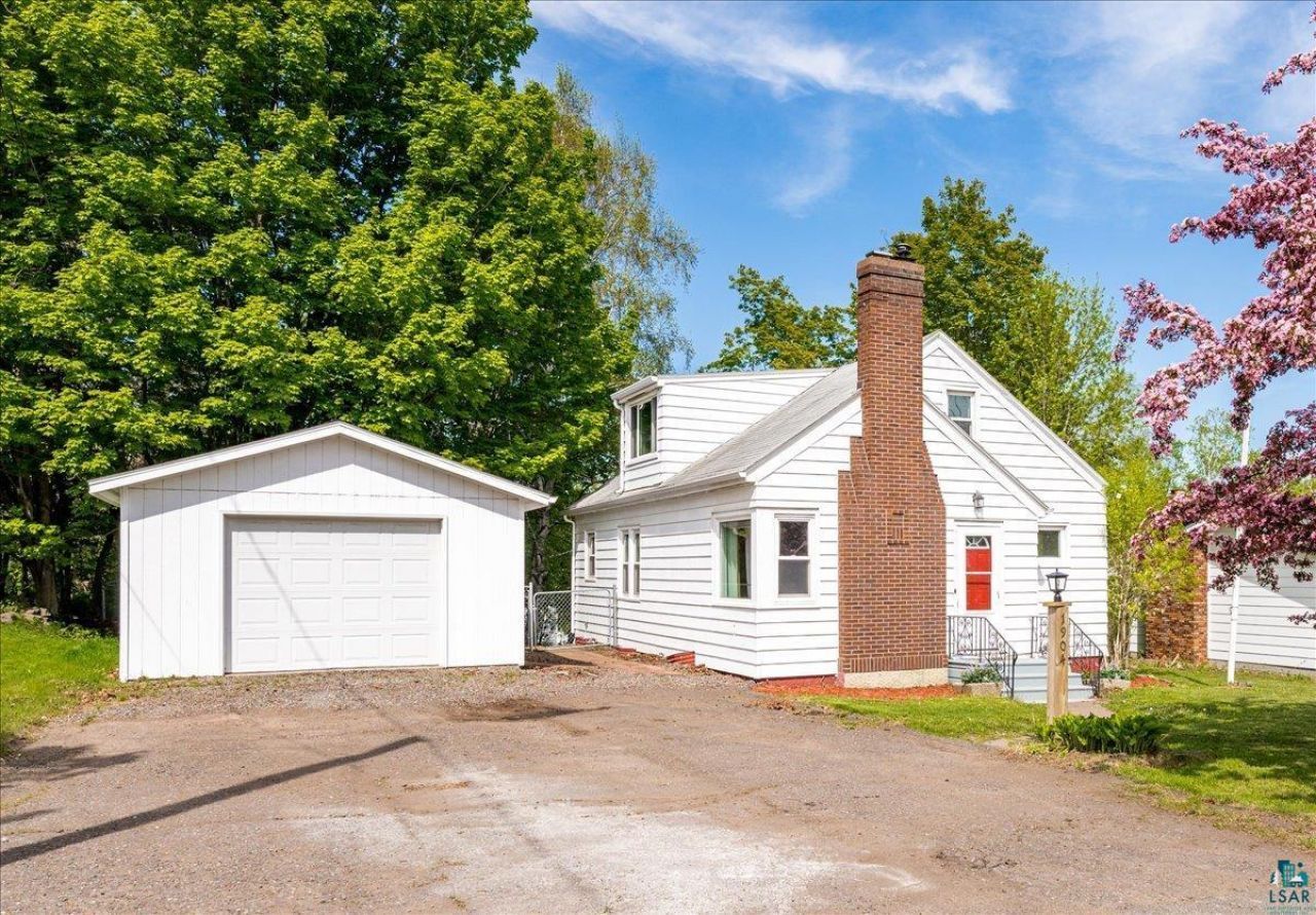 1904 Piedmont Ave, Duluth, MN 55811 Main Photo