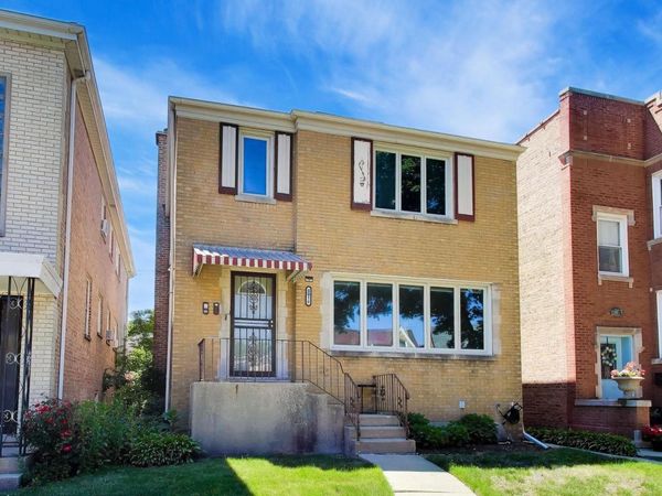 5016 N Mango Avenue , Chicago, IL 60630