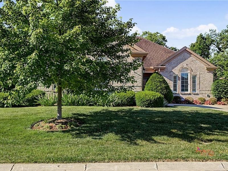 6846 Lorien Woods Drive, Miami Township, OH 45459 Photo 2