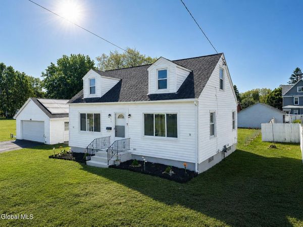 90 Clizbe Avenue, Amsterdam, NY 12010