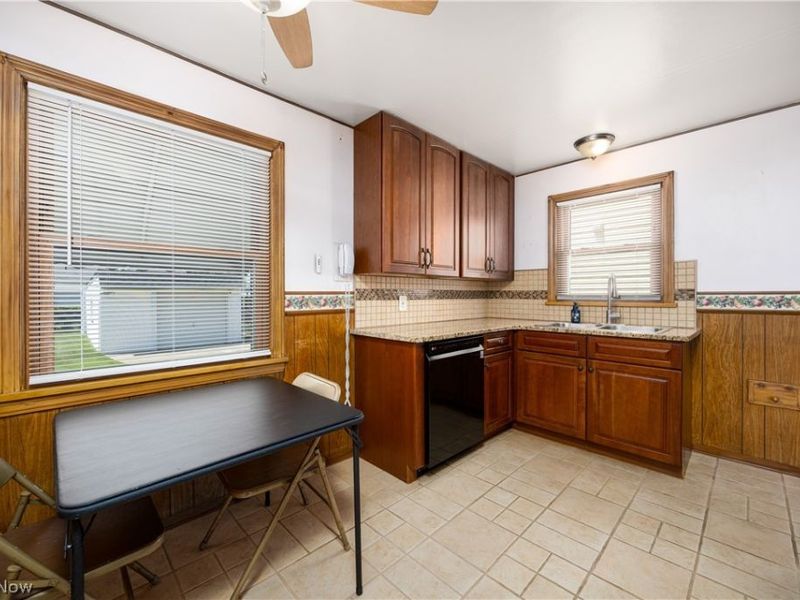 5276 W 48th Street, Parma, OH 44134 Photo 7