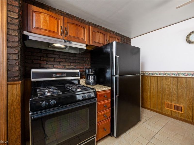 5276 W 48th Street, Parma, OH 44134 Photo 8