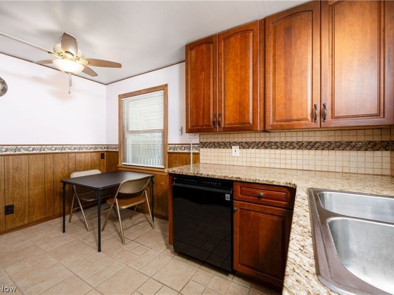 5276 W 48th Street, Parma, OH 44134 Photo 9