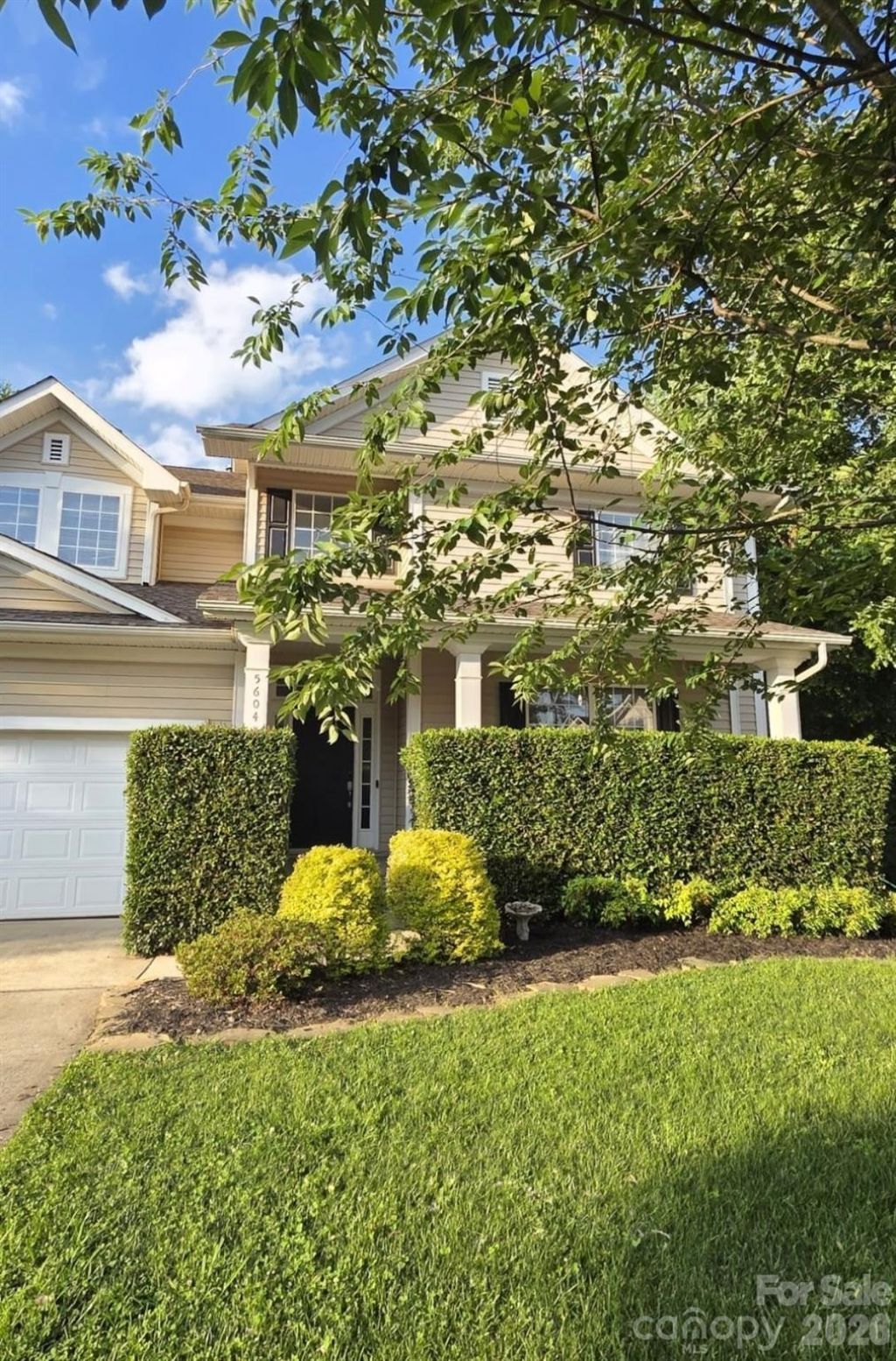 5604 Edgeweir Court , Charlotte, NC 28269 Main Photo