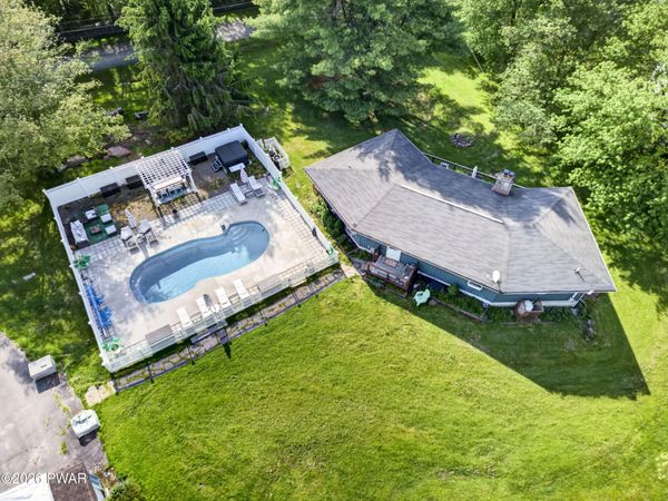 70 Meadowland Drive , Damascus, PA 18415
