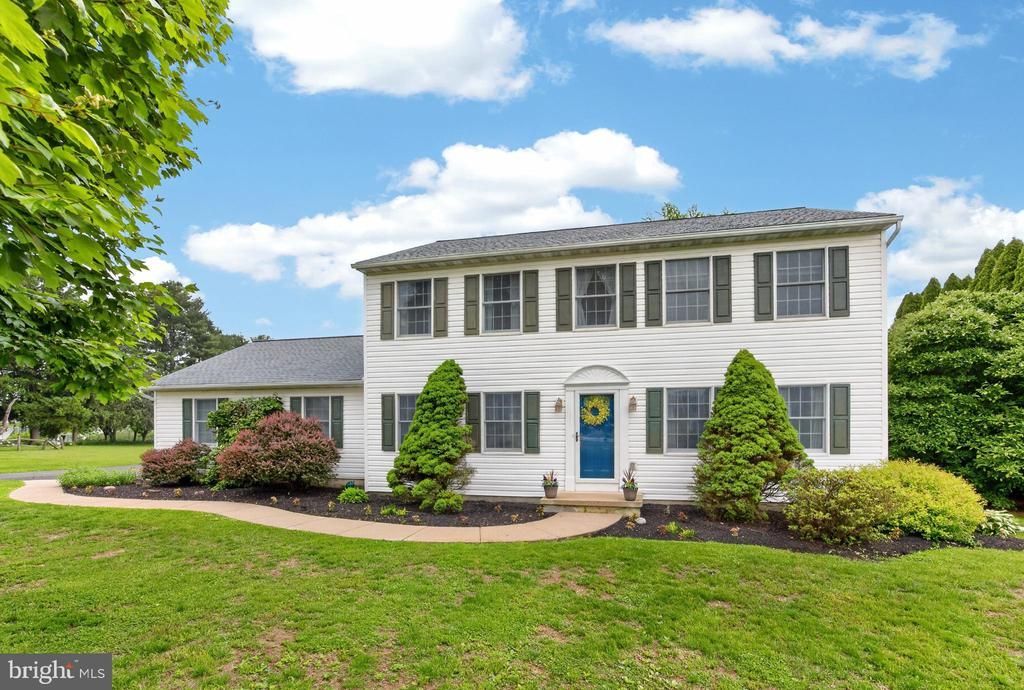 1846 WEAVERTOWN ROAD, DOUGLASSVILLE, PA 19518