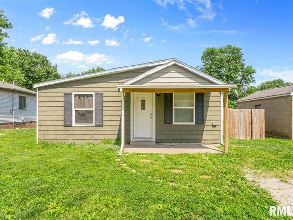 703 N 5TH Street, Auburn, IL 62615