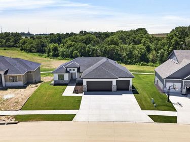 18309 Acorn Drive, Gretna, NE 68028
