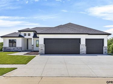 18309 Acorn Drive, Gretna, NE 68028