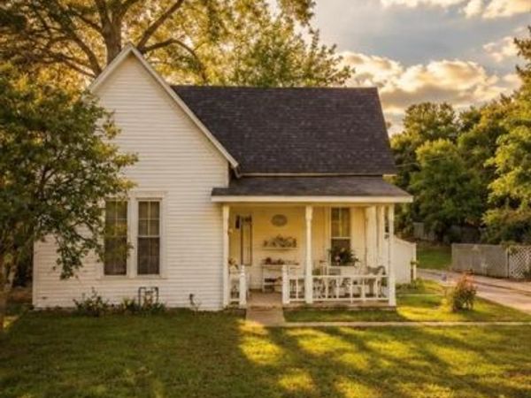 911 N Main Street, Winnsboro, TX 75494