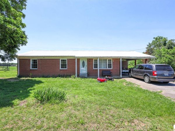 709 W Main Street , Gamaliel, KY 42140