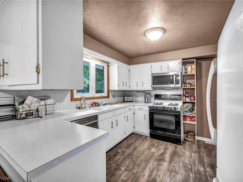 6321 Cardinal Hill NW, North Canton, OH 44720 Photo 12
