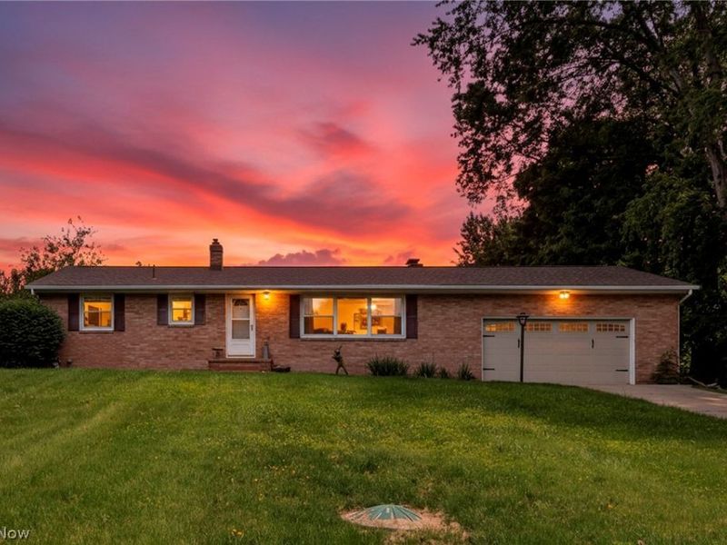 6321 Cardinal Hill NW, North Canton, OH 44720 Photo 2