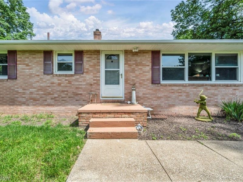 6321 Cardinal Hill NW, North Canton, OH 44720 Photo 3