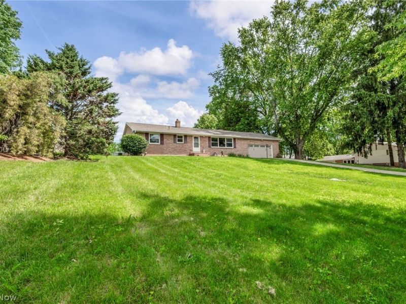 6321 Cardinal Hill NW, North Canton, OH 44720 Photo 4
