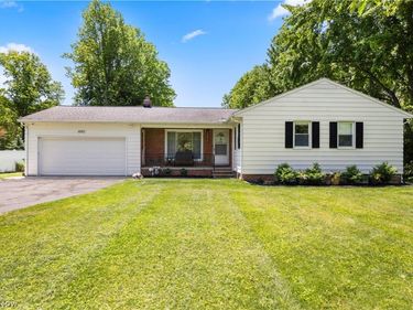 6052 Highland Road, Highland Heights, OH 44143