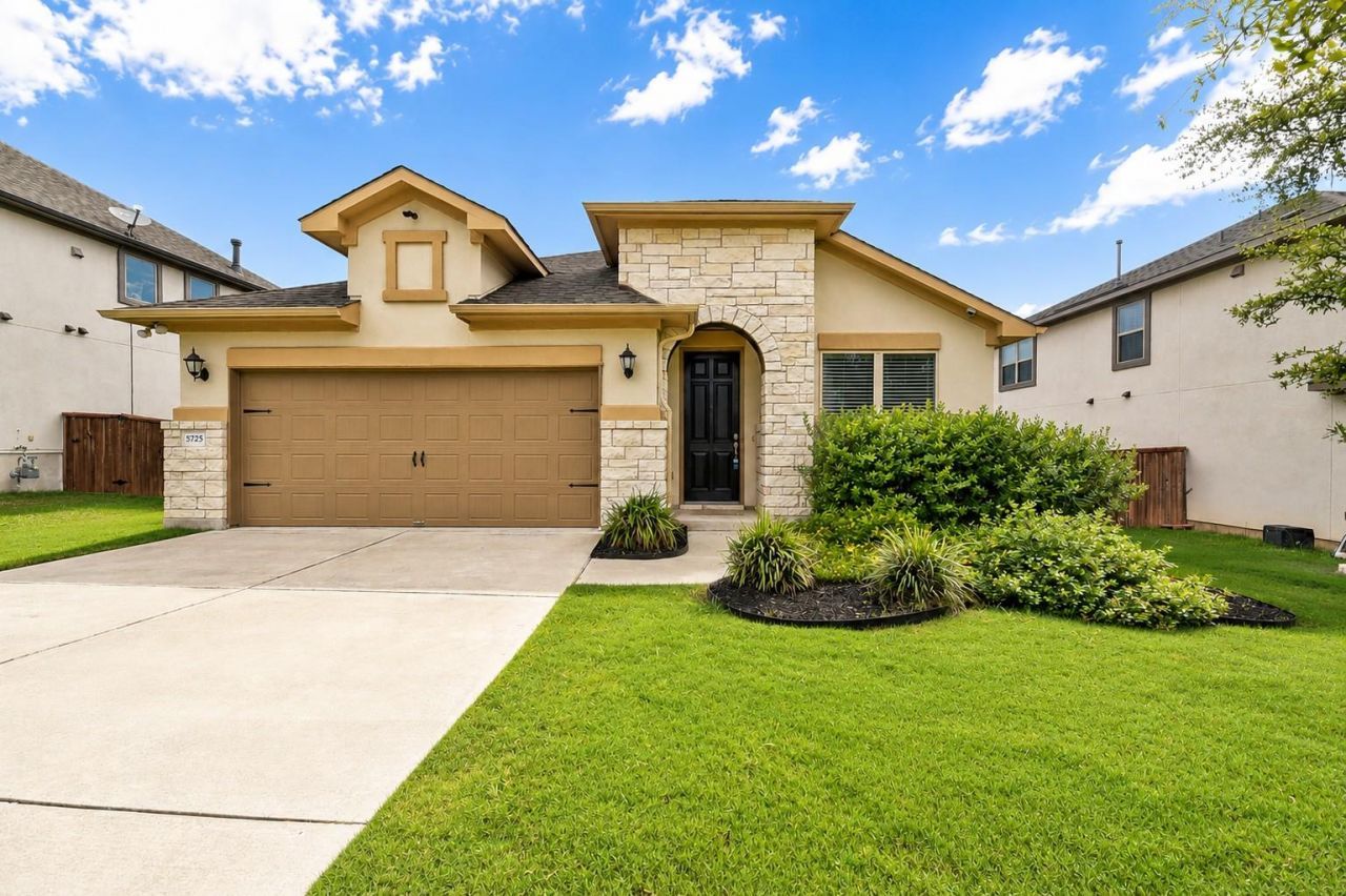 5725 Viejo Dr, Austin, TX 78738 Main Photo