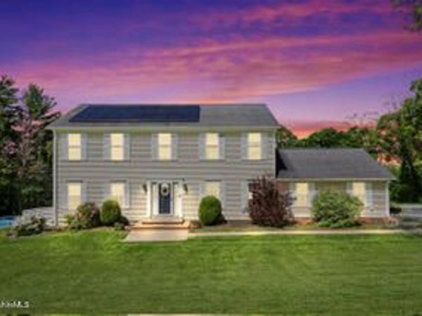 19 Terrace Dr, New Lebanon, NY 12125