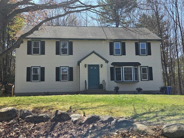 6 Sheridan Drive, Unit A, Londonderry, NH 03053