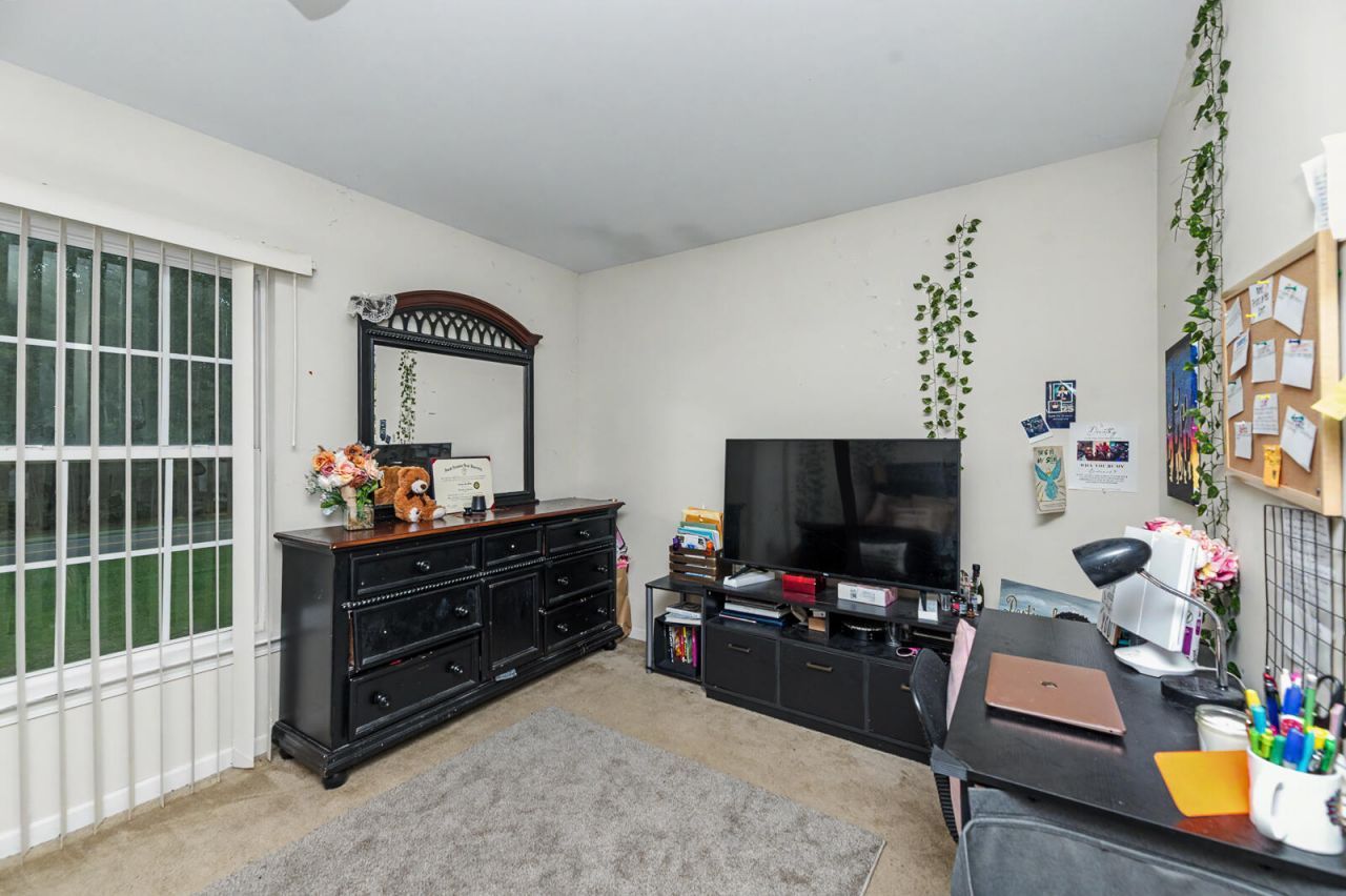130 Mayfield Drive Photo 19