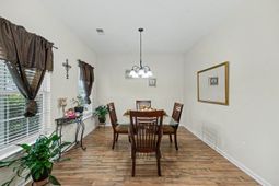 130 Mayfield Drive photo 4