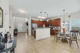 130 Mayfield Drive photo 4