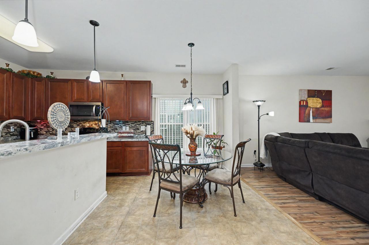 130 Mayfield Drive Photo 8
