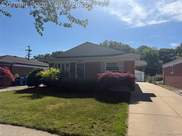 5925 Berwyn Street, Dearborn Heights, MI 48127