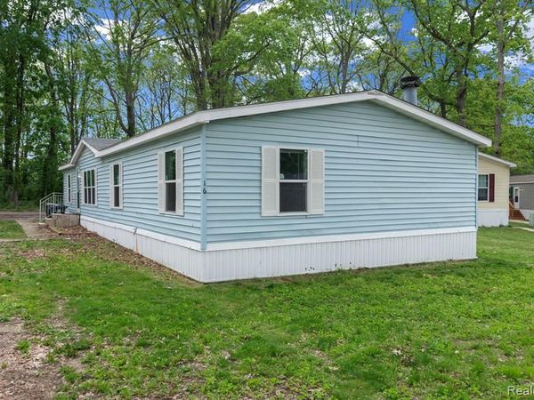 16 Canary Hill Drive, Orion Twp, MI 48359