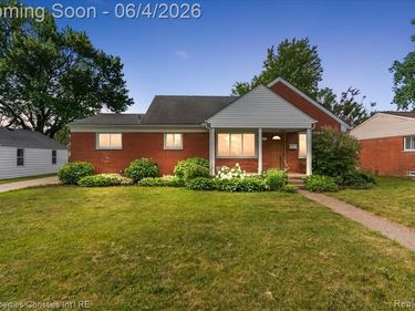 14201 Kingston Street, Oak Park, MI 48237