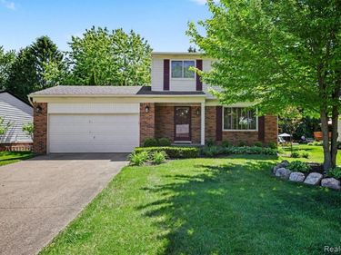 1683 Dancer Drive , Rochester Hills, MI 48307