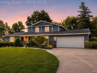 36275 Congress Road, Farmington, MI 48335