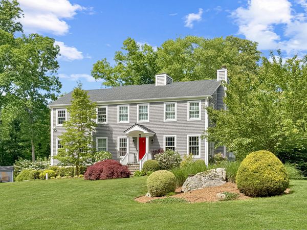 17 Danforth, New Canaan, CT 06840