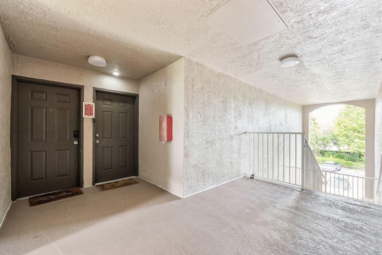 5011 Wiles Road, Unit 303, Coconut Creek, FL 33073 Photo