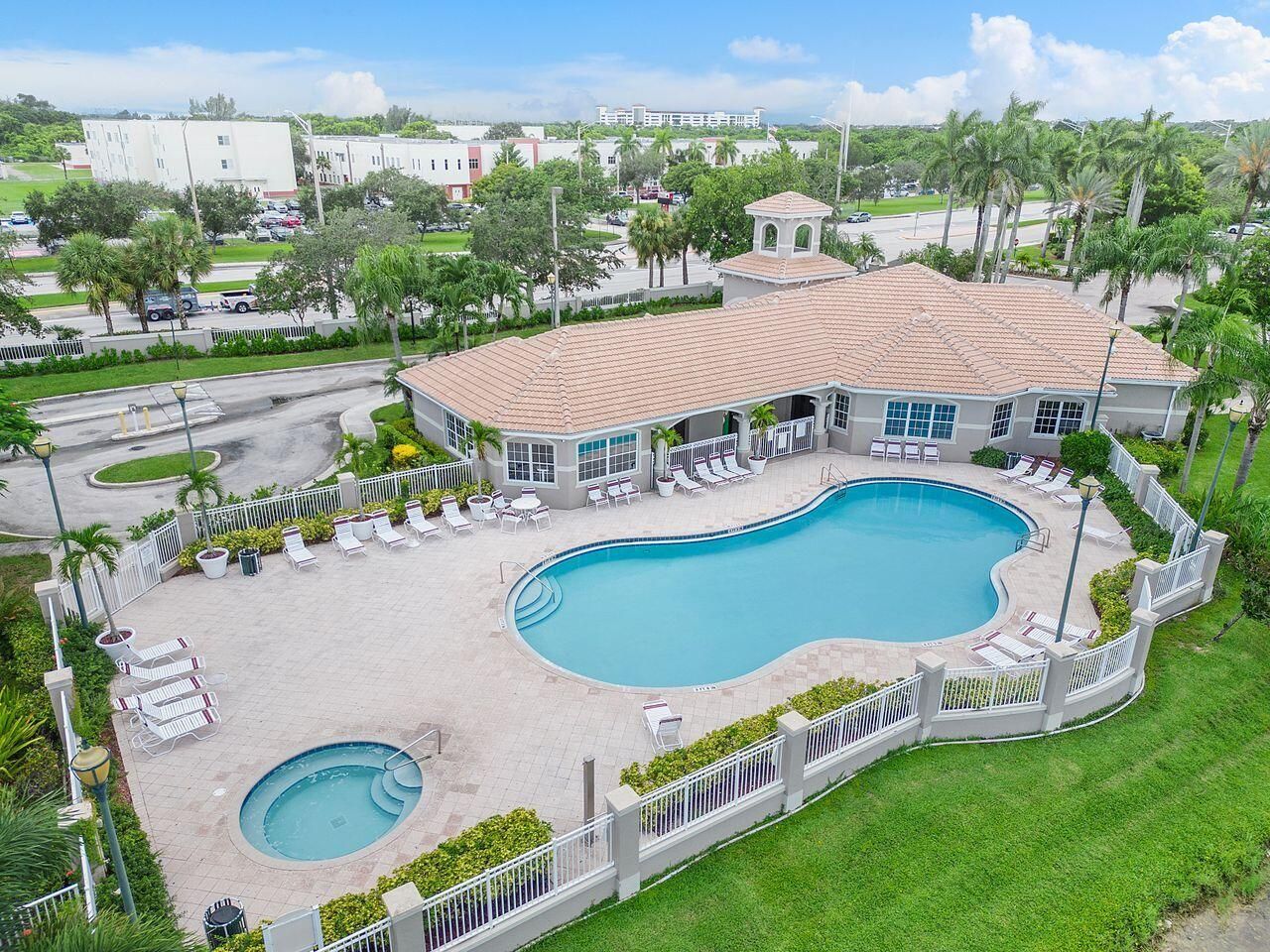 5011 Wiles Road, Unit 303, Coconut Creek, FL 33073 Photo