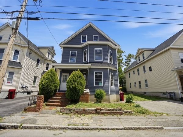 176 Pleasant St, Lowell, MA 01852