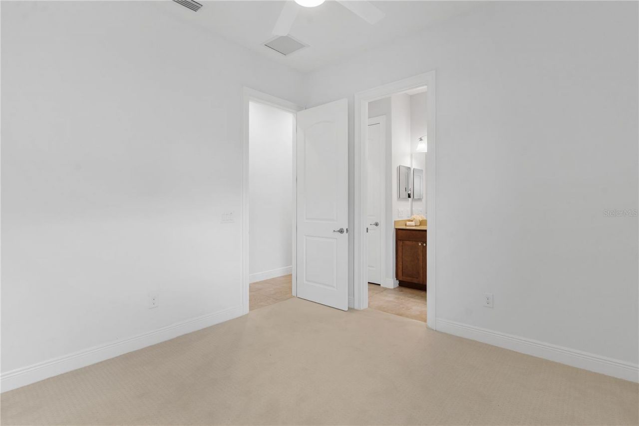 5312 Meadow Hill Loop , Lady Lake, FL 32159 Photo