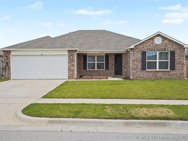 16235 S 87th East Avenue , Bixby, OK 74008