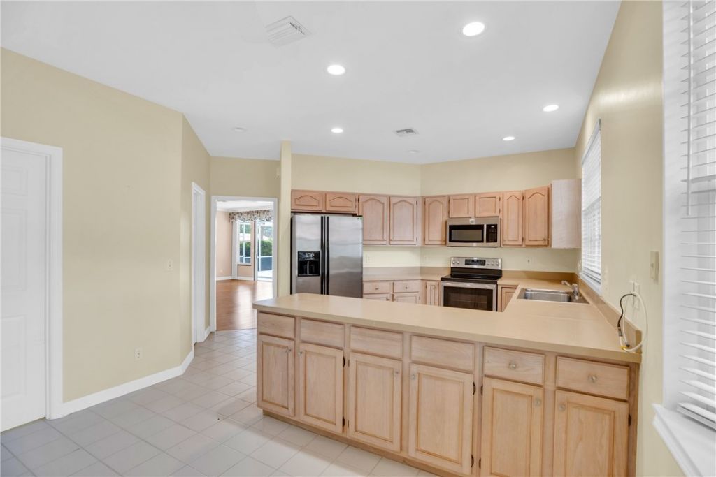 2505 46th Avenue, Vero Beach, FL 32966 Photo