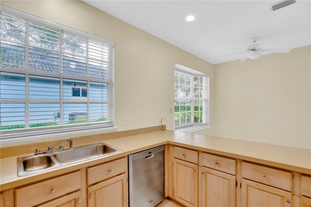 2505 46th Avenue, Vero Beach, FL 32966 Photo