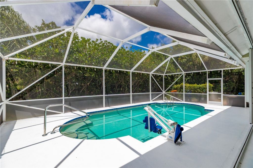 2505 46th Avenue, Vero Beach, FL 32966 Photo