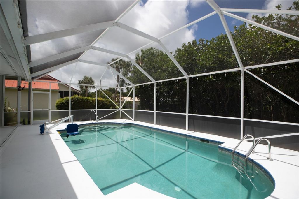 2505 46th Avenue, Vero Beach, FL 32966 Photo