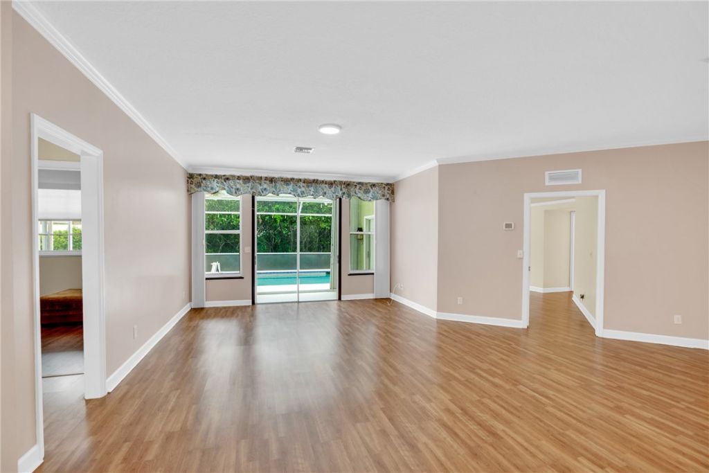 2505 46th Avenue, Vero Beach, FL 32966 Photo