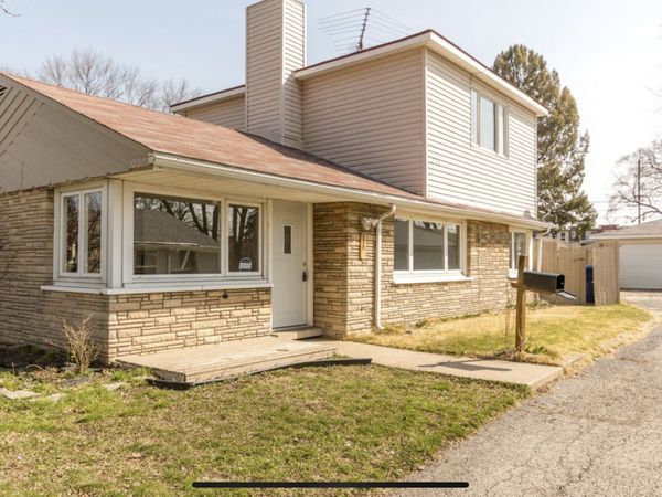 10029 Harnew Road E, Oak Lawn, IL 60453