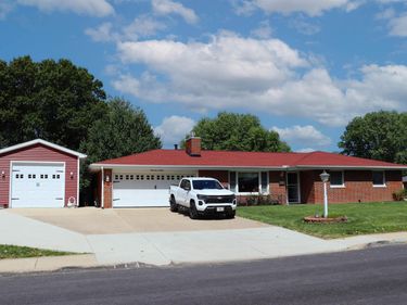 4701 W WANDA Avenue, Bartonville, IL 61607